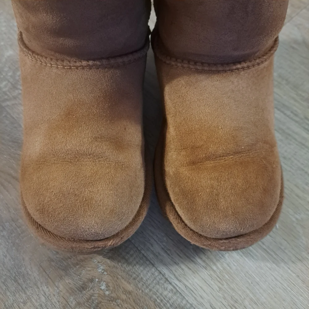 UGG Kids Chestnut Plush Shearling Boots Size 1